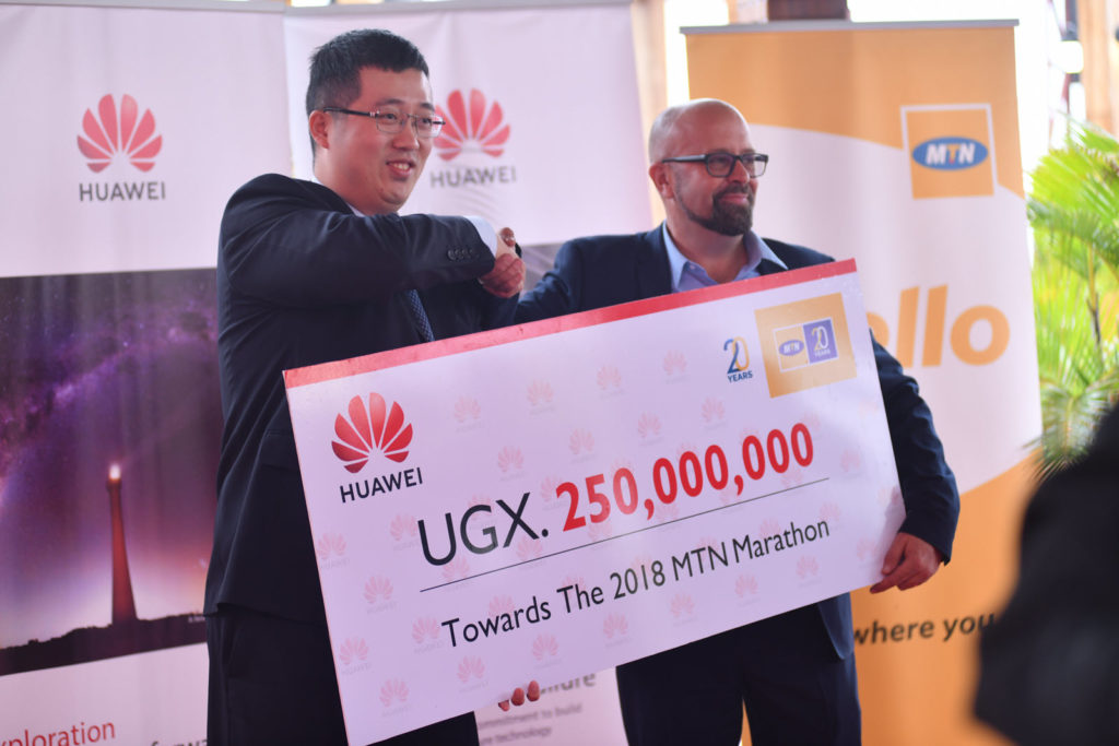 Huawei hands over aUGX 250M cheque for the mtn marathon